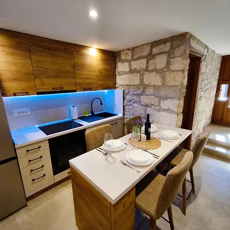 Vila Stone Retreat