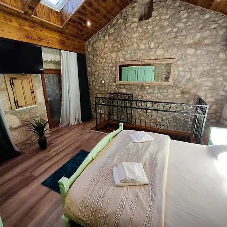 Vila Stone Retreat *